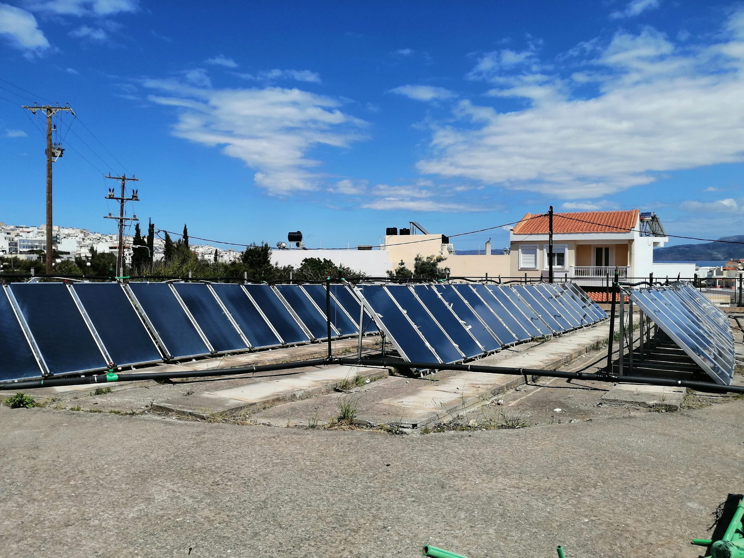 60 ΗΛΙΑΚΑ ΠΑΝΕΛ ΣΕ ΠΛΗΡΗ ΛΕΙΤΟΥΡΓΙΑ