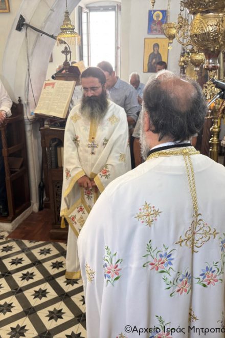 Mε Αρχιερατική Θεία Λειτουργία πανηγυρίσε ο Ιερός Ενοριακός Ναός Αγίου Παντελεήμονος στο Χαμαίζι Σητείας