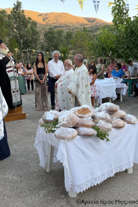 Με λαμπρότητα ο Αρχιερατικός Εσπερινός της εορτής της Οσίας Ειρήνης της Χρυσοβαλάντου στην Ενορία Δάφνης Σητείας