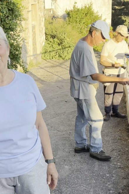 Αφιερωμένο στους ανθρώπους που κρατούν ζωντανά τα χωριά τους