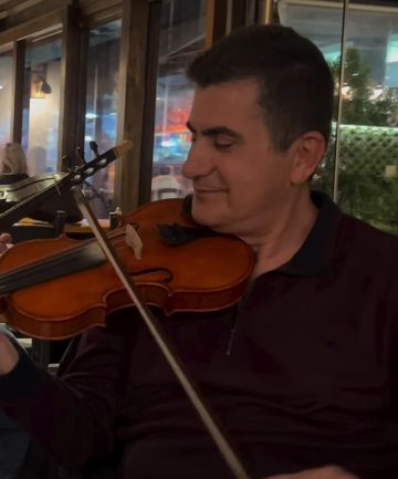 Βαγγέλης Βαρδάκης: Ένας βραβευμένος δεξιοτέχνης του βιολιού στο Δημοτικό Ωδείο Σητείας