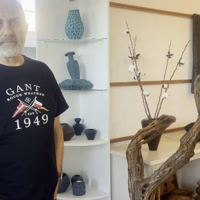 Παρουσιάζοντας νέους καλλιτέχνες «Με Τέχνη στην Πλατεία»
