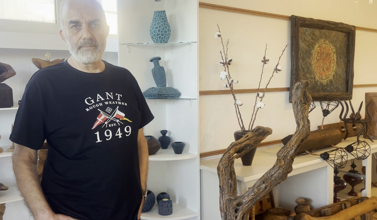 Παρουσιάζοντας νέους καλλιτέχνες «Με Τέχνη στην Πλατεία»